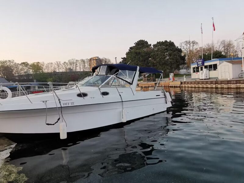 34' MTX Motor Yacht