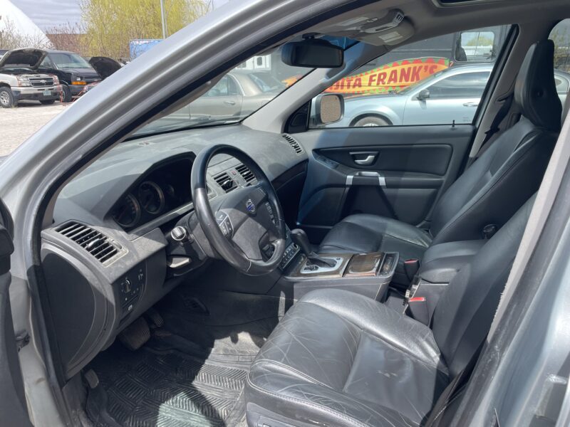 Volvo XC90 (Silver) – Scandinavian Safety, Subtle Strength, and Everyday Realism