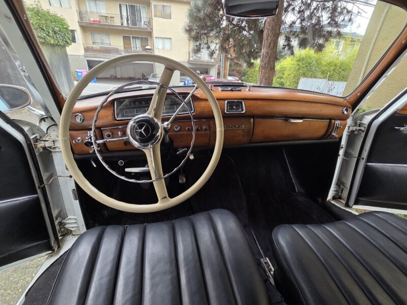 1957 Mercedes 220S