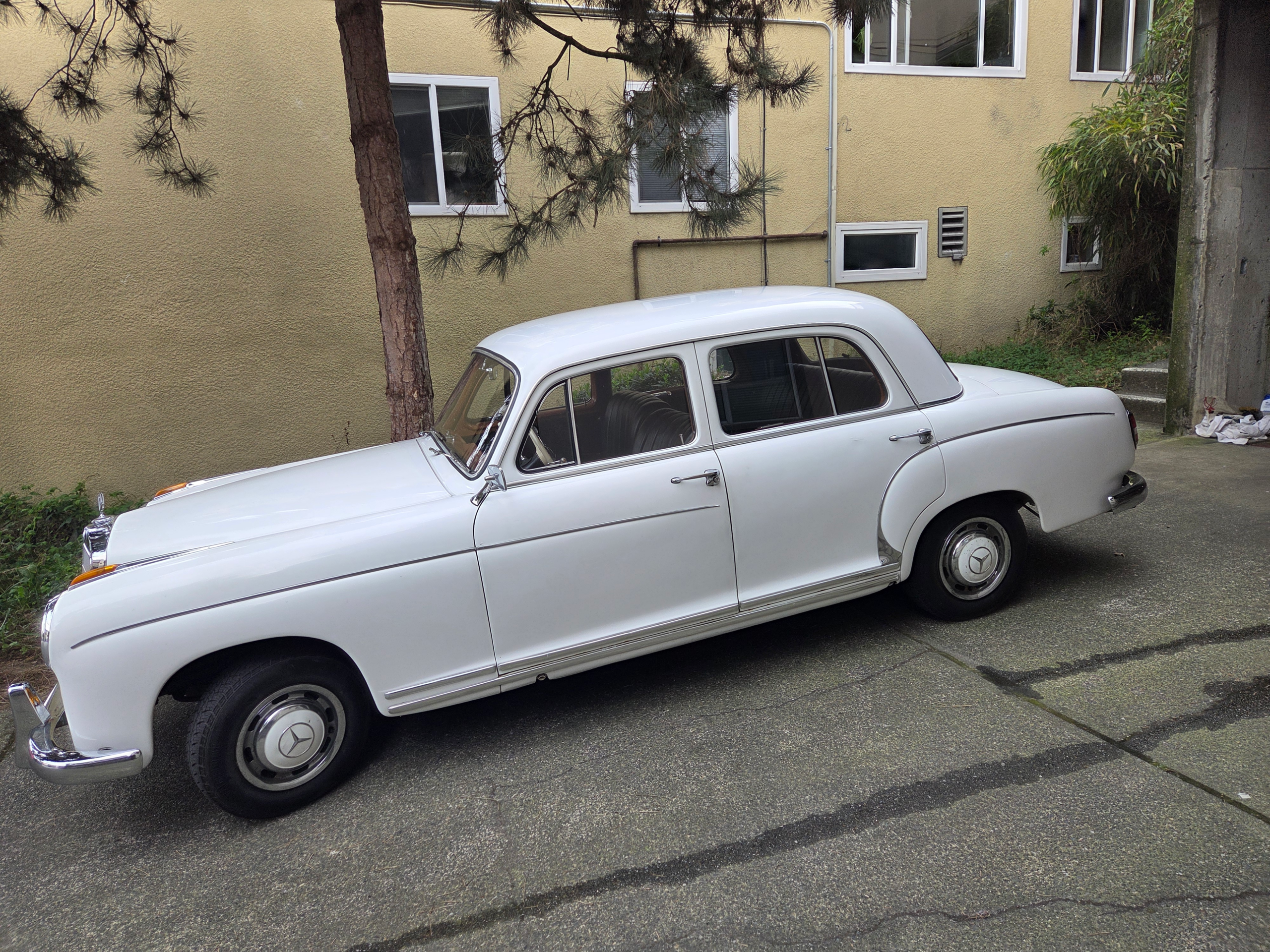 1957 Mercedes 220S