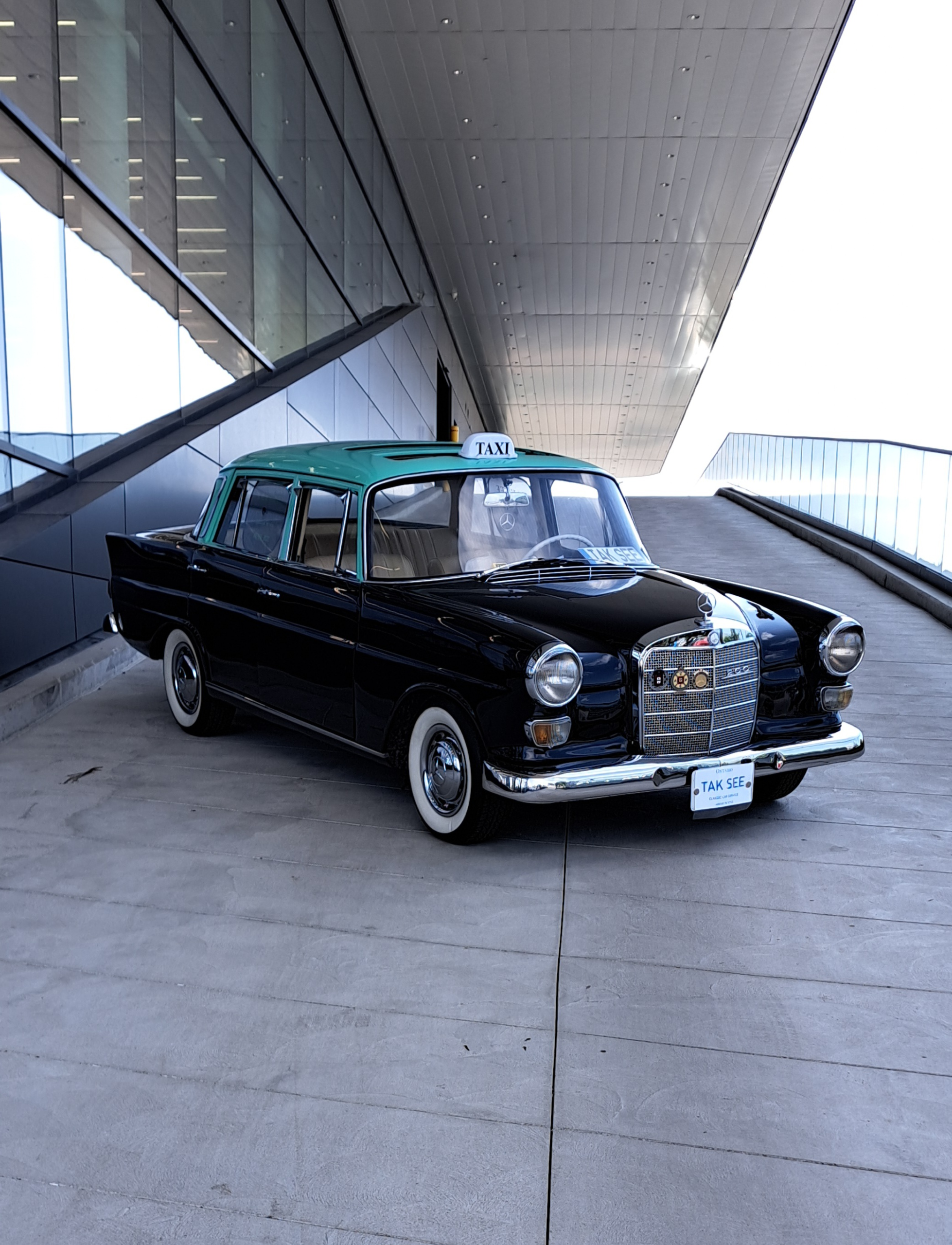 1967 Mercedes W110 200d