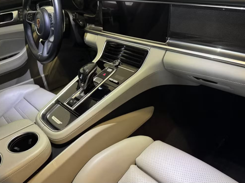 2017 Porsche Panamara