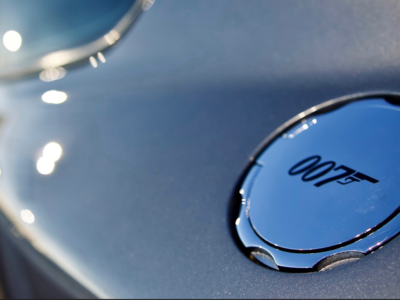 2004 Aston Martin Vanquish v12